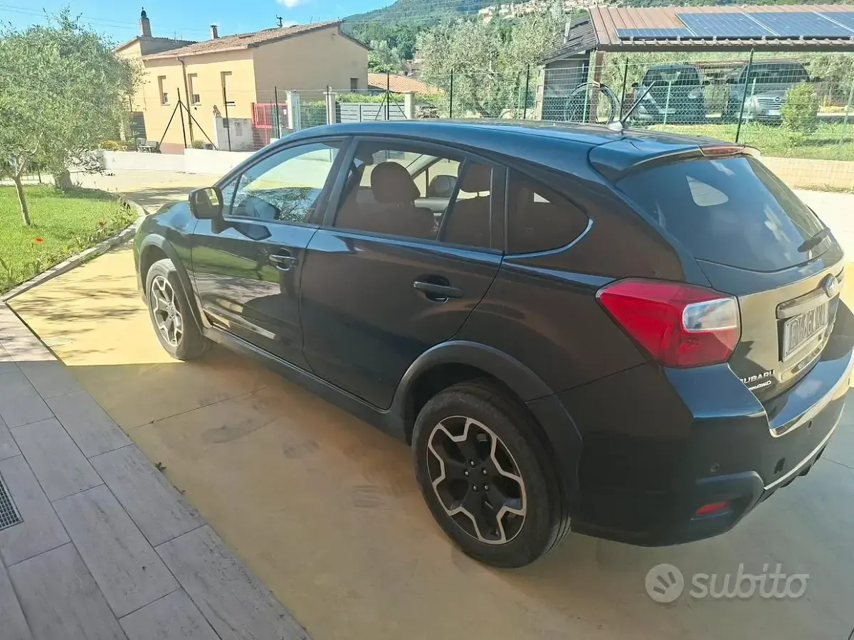 Usado Subaru XV 147 CV (108 kW) 2014 Negro SUV