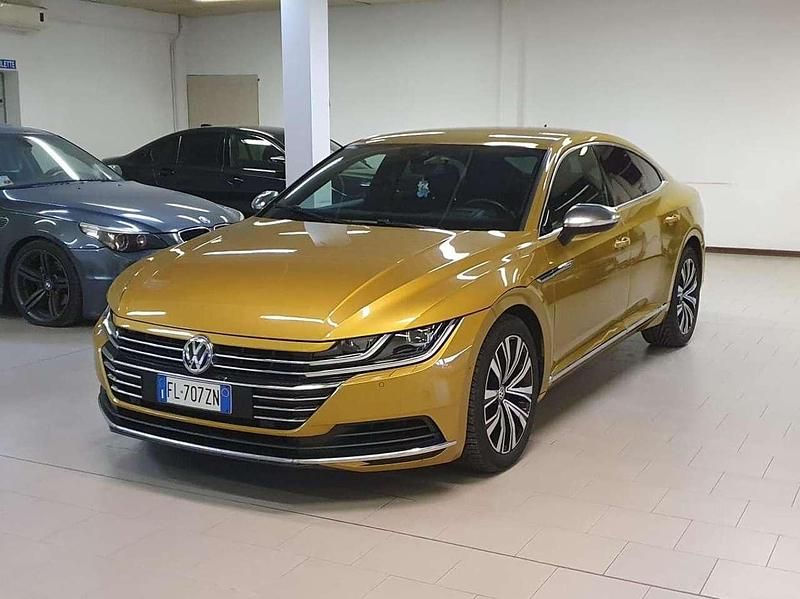 Usata VW Arteon Elegance 150 CV (110 kW) 2017 Oro Berlina