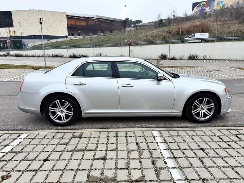Brugt Lancia Thema 239 HK (175 kW) 2011 Grå Sedan