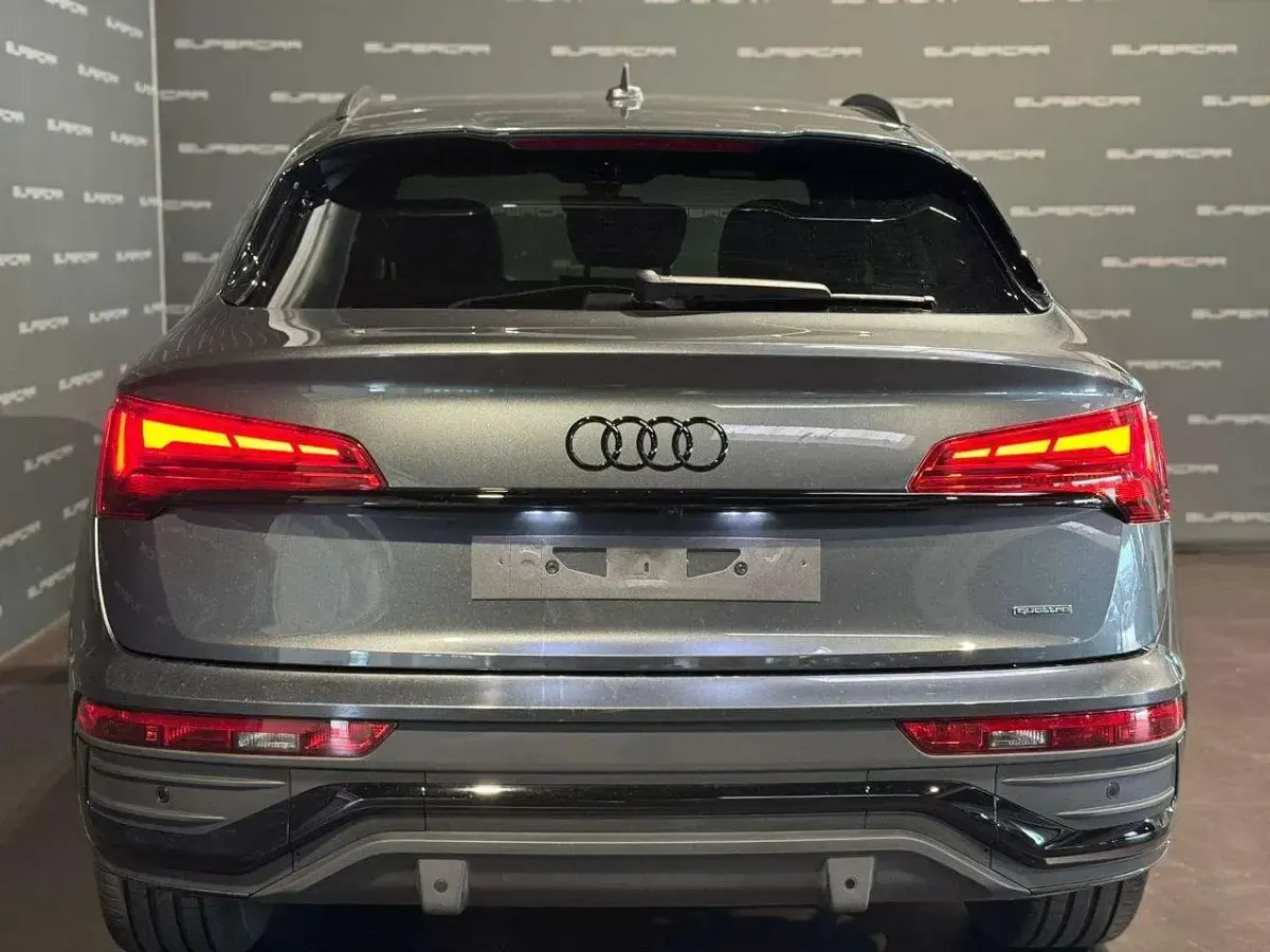 Usata Audi Q5 204 CV (150 kW) 2025 Grigio scuro SUV