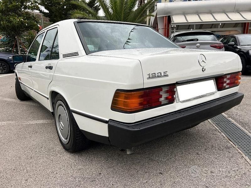 Usata Mercedes 190 122 CV (89 kW) 1985 Bianco Berlina