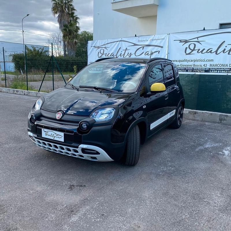 Usata Fiat Panda Cross Cross 70 CV (51 kW) 2025 Nero Utilitaria