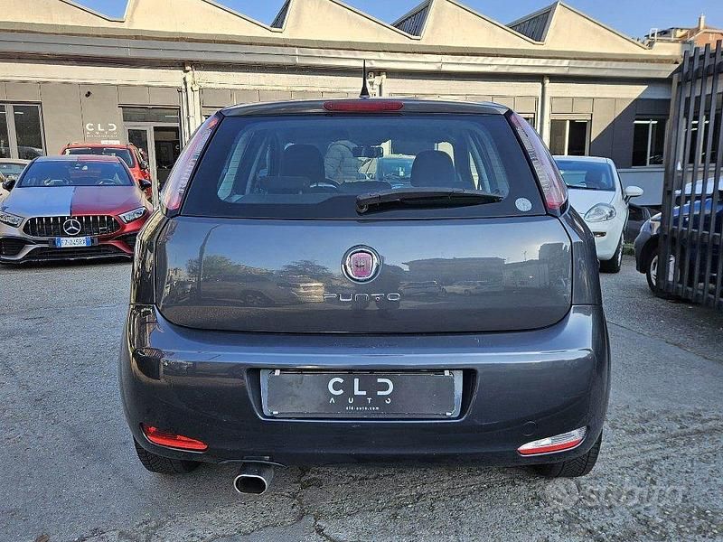 Usata Fiat Punto Lounge 75 CV (55 kW) 2014 Grigio Utilitaria
