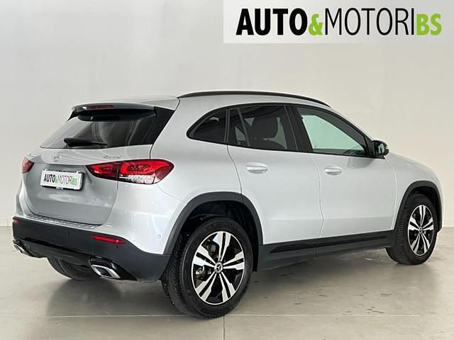 Usata Mercedes GLA200 150 CV (110 kW) 2022 Argento SUV