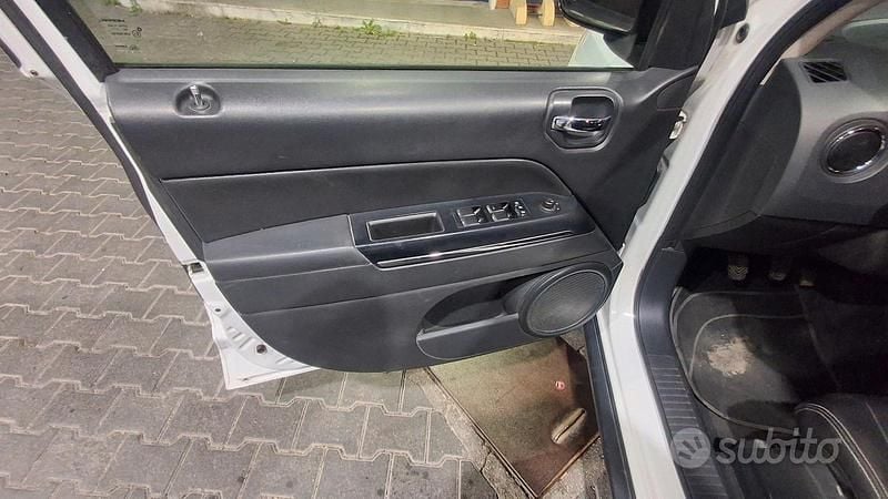Usata Jeep Compass 163 CV (119 kW) 2012 Bianco SUV