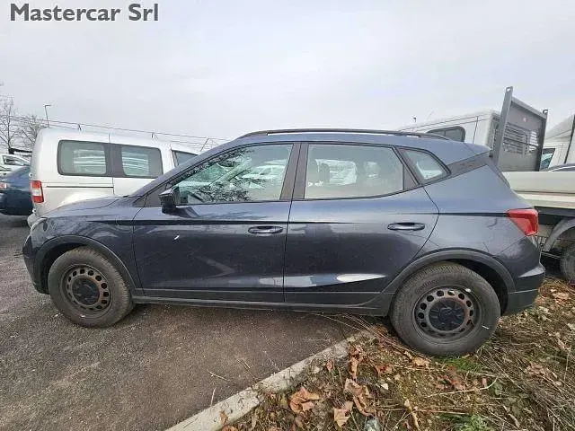 Usata Seat Arona 95 CV (69 kW) 2024 Argento SUV