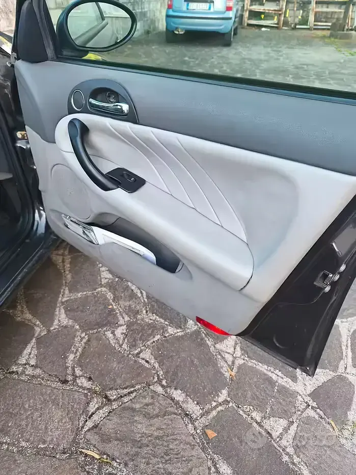 Usata Alfa Romeo 147 150 CV (110 kW) 2005 Nero Utilitaria