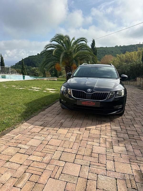 Nero Usata 2019 Skoda Octavia Tre volumi | 12.500 € (Buon prezzo) - Immagine 1/4