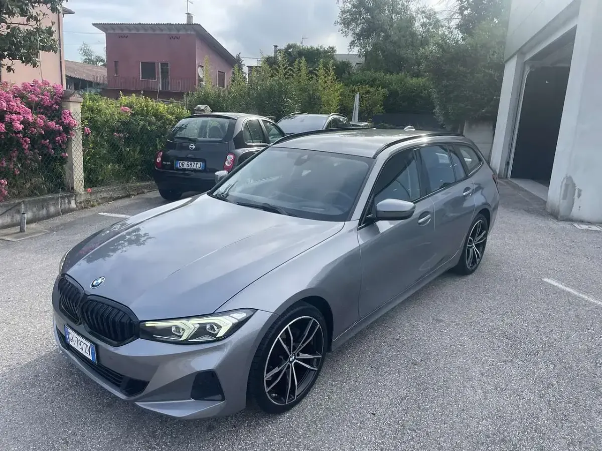 Usata BMW 318 150 CV (110 kW) 2022 Grigio Station wagon