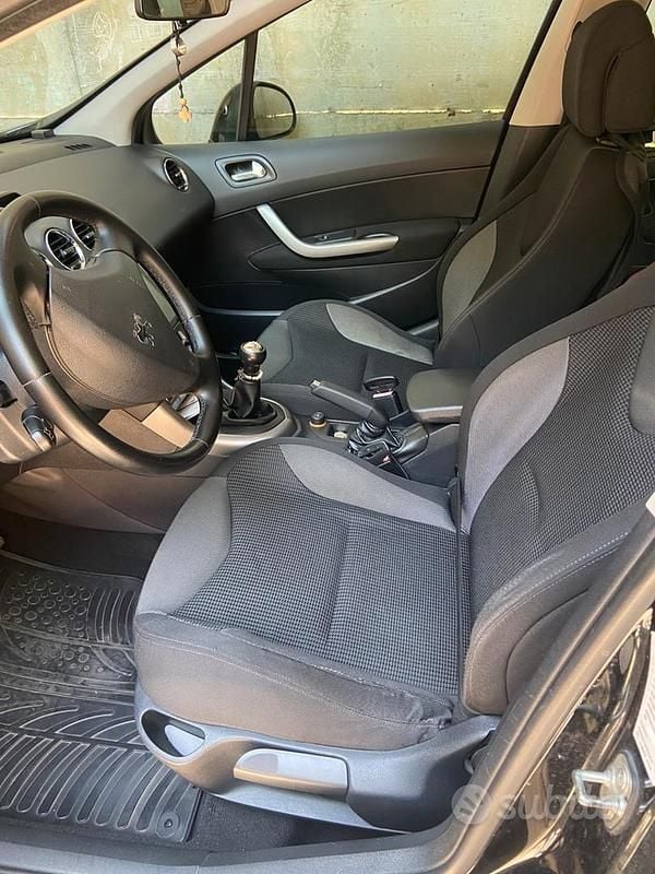 Usata Peugeot 308 90 CV (66 kW) 2010 Nero Berlina