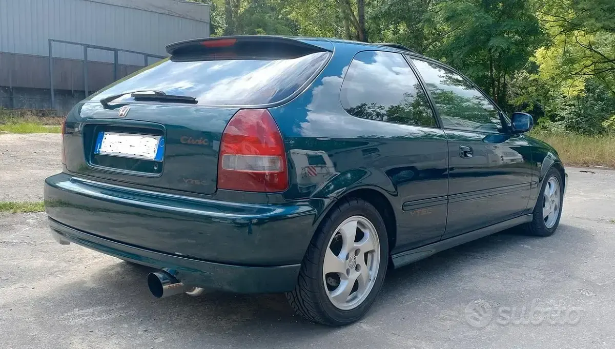Usata Honda Civic 160 CV (117 kW) 2000 Berlina