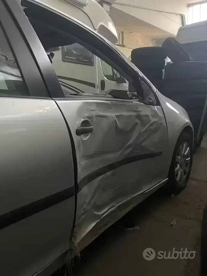 Usata VW Golf IV 140 CV (102 kW) 2006 Grigio Berlina