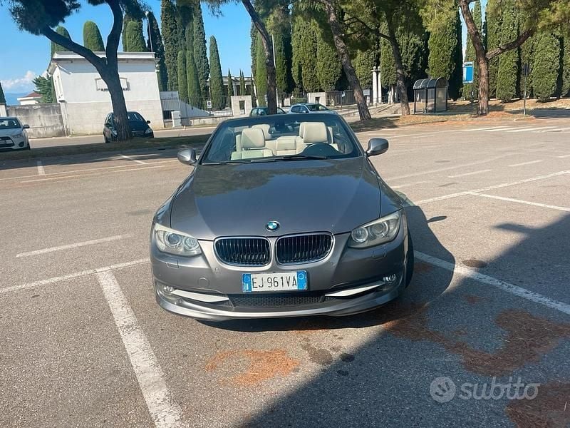 Begagnad BMW 320 Cabriolet Comfort Edition 184 HK (135 kW) 2011 Grå Cab