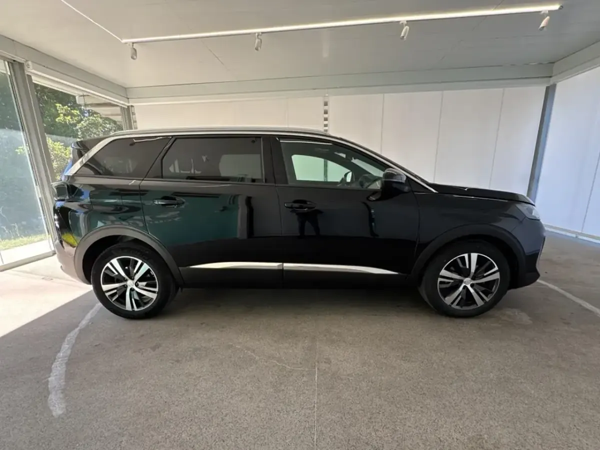 Usata Peugeot 5008 Allure 131 CV (96 kW) 2024 Nero SUV