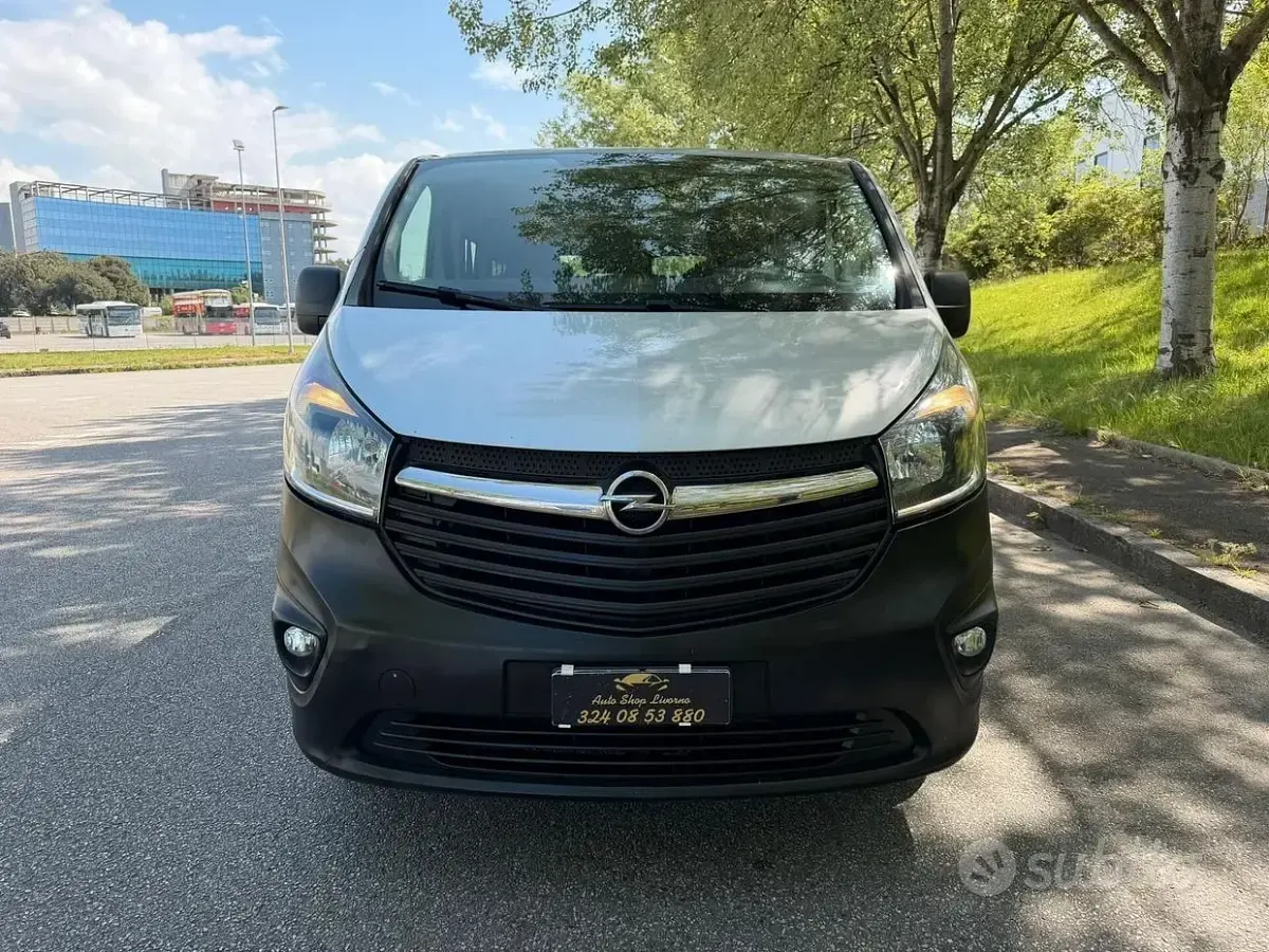 Usata Opel Vivaro 125 CV (91 kW) 2017 Grigio Monovolume