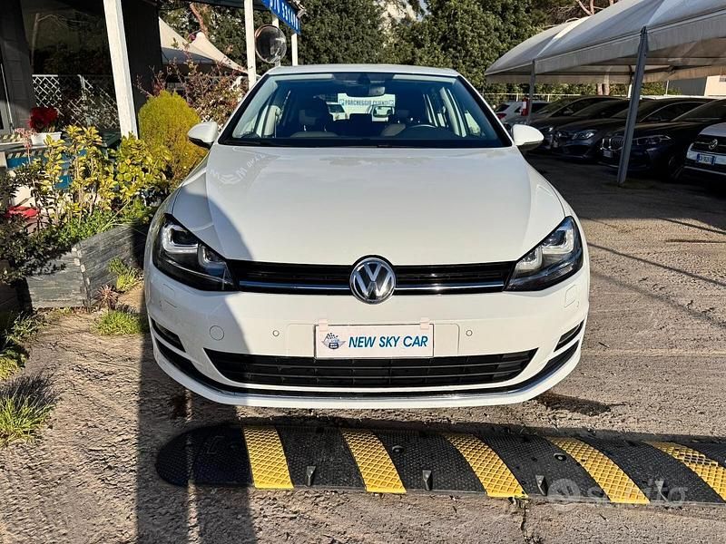 Usata VW Golf VII Highline 110 CV (80 kW) 2017 Bianco Berlina