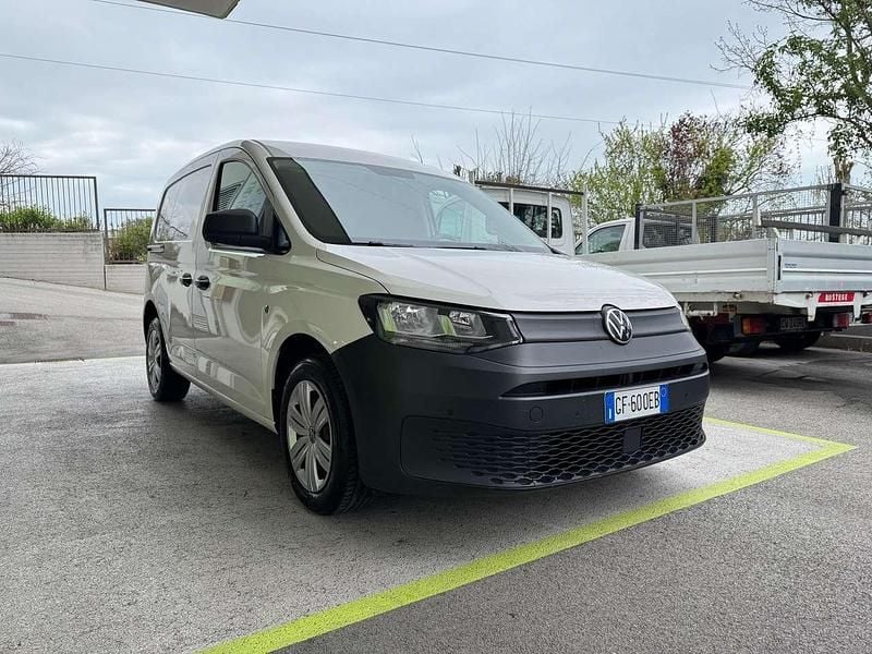 Usata VW Caddy 75 CV (55 kW) 2021 Bianco Monovolume