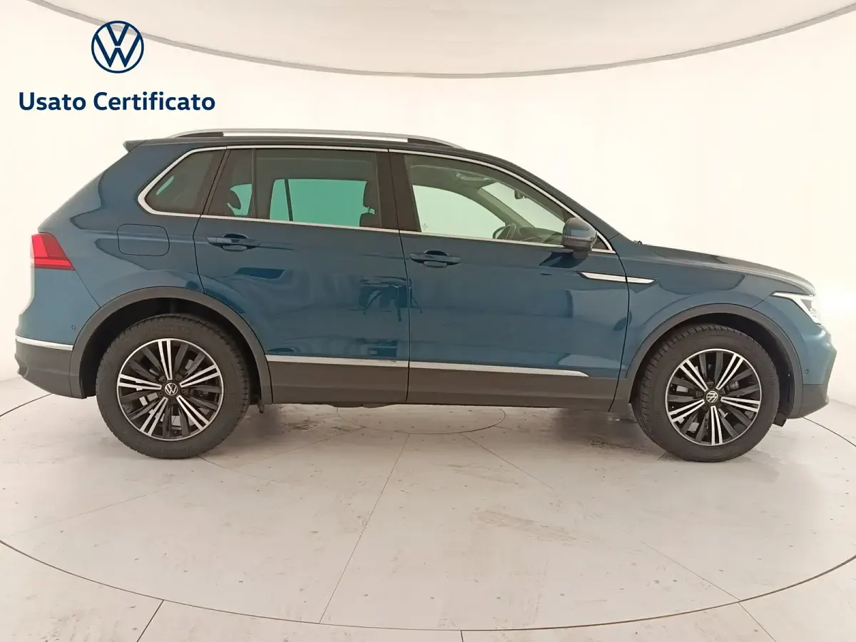 Usata VW Tiguan Life 150 CV (110 kW) 2023 Verde SUV