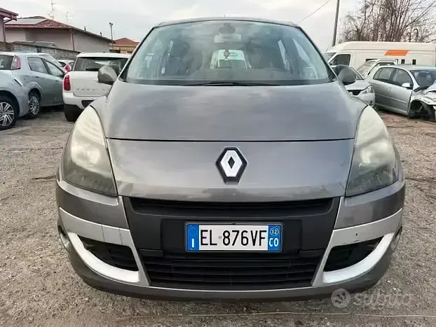 Usata Renault Scenic E-Tech 110 CV (80 kW) 2012 Argento Monovolume