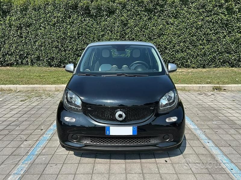 Nero Usata 2015 Smart ForFour Passion Utilitaria | 10.000 € (Buon prezzo) - Immagine 1/4