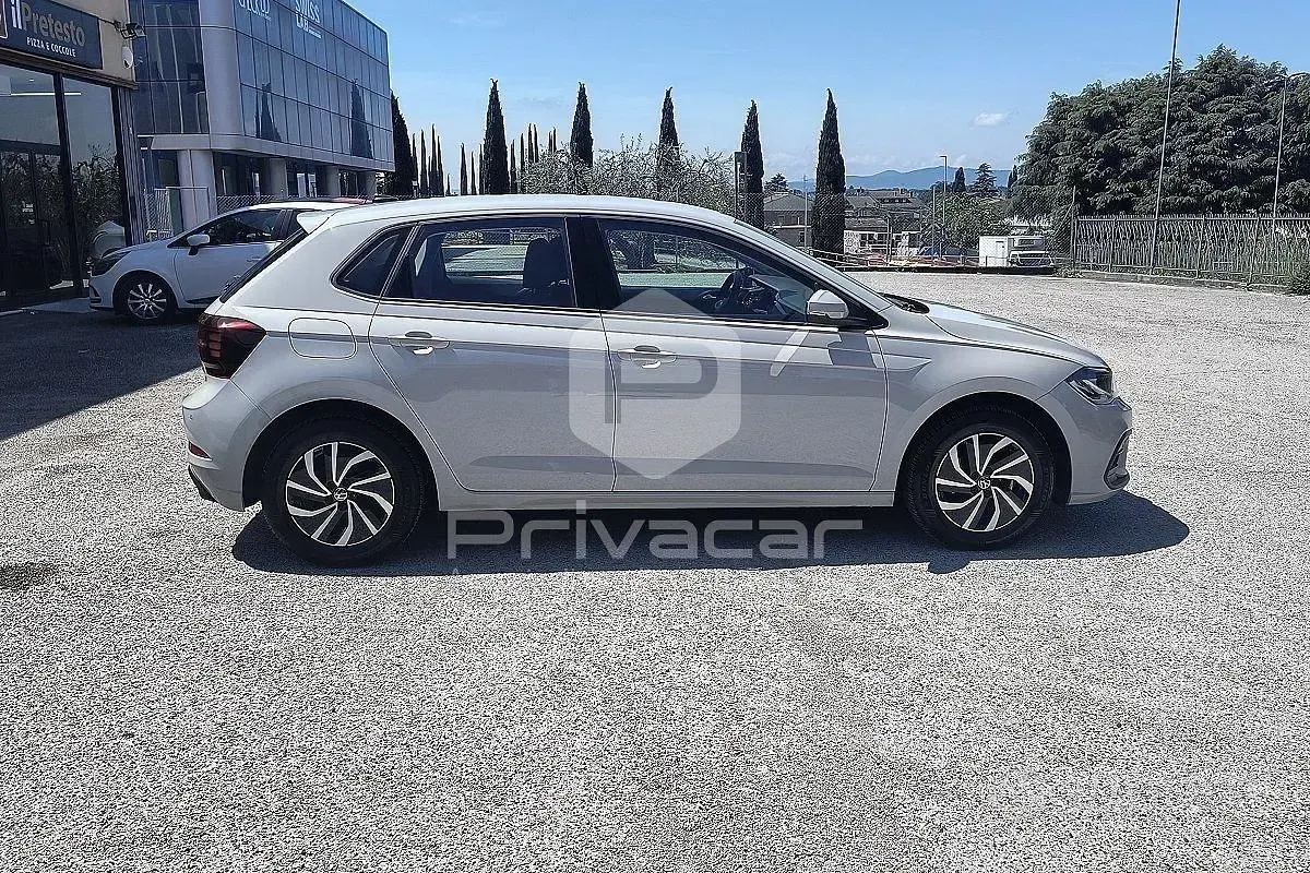 Usata VW Polo Life 95 CV (69 kW) 2022 Grigio Utilitaria
