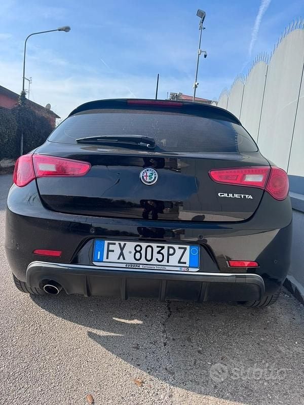 Usata Alfa Romeo Giulietta 120 CV (88 kW) 2019 Nero Berlina