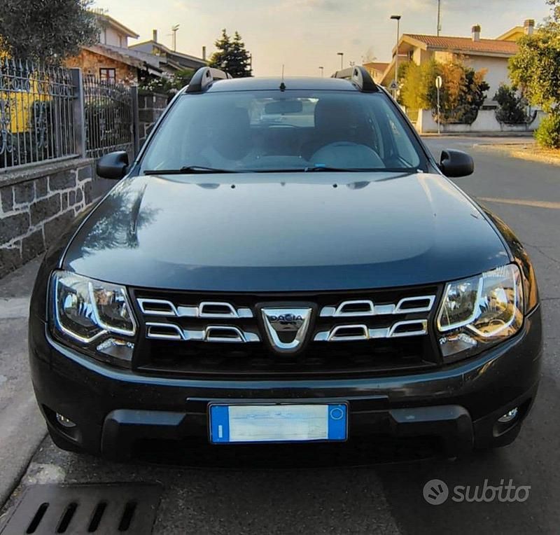 Usata Dacia Duster Lauréate 110 CV (80 kW) 2015 Nero SUV