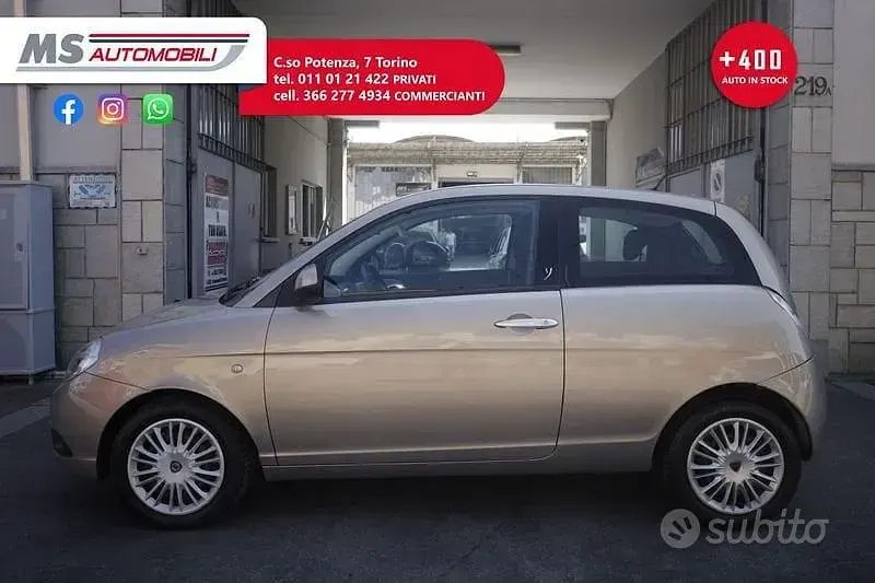 Usata Lancia Ypsilon 60 CV (44 kW) 2010 Sabbia Utilitaria