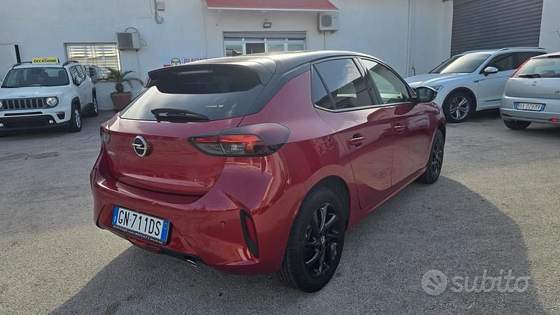 Usata Opel Corsa Design & Tech 101 CV (74 kW) 2023 Rosso Utilitaria