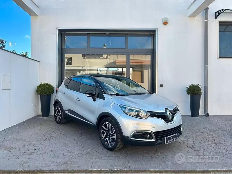 Usata Renault Captur 90 CV (66 kW) 2015 Grigio SUV