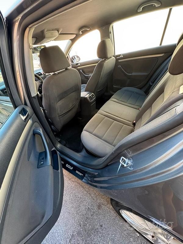 Usata VW Golf V 102 CV (75 kW) 2008 Grigio Utilitaria