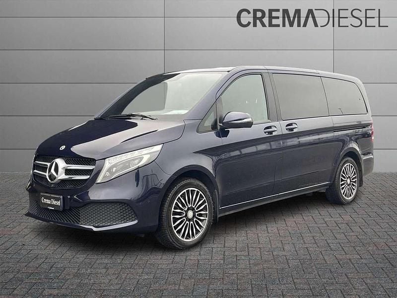 Usata Mercedes V300 Premium 239 CV (175 kW) 2022 Blu/azzurro Monovolume