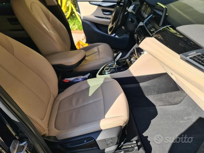 Usata BMW 218 Luxury Line 150 CV (110 kW) 2019 Blu Station wagon