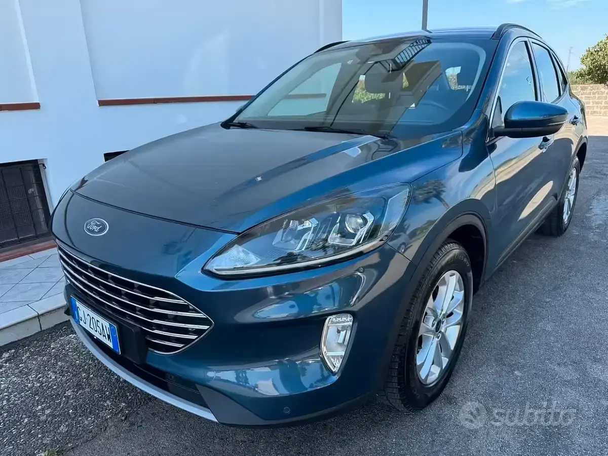 Usata Ford Kuga Titanium 120 CV (88 kW) 2022 Blu SUV
