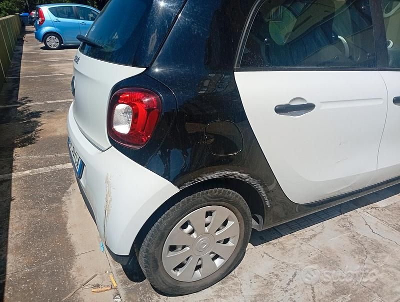 Usata Smart ForFour 61 CV (44 kW) 2019 Utilitaria