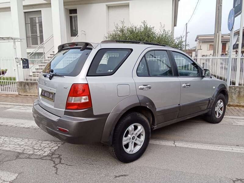 Usata Kia Sorento 140 CV (102 kW) 2002 Argento SUV