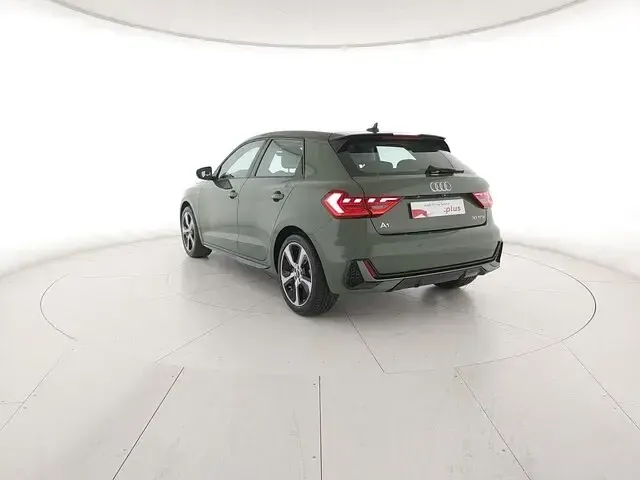 Nuova Audi A1 Sportback S-Line 110 CV (80 kW) 2026 Verde district metallizzato Utilitaria