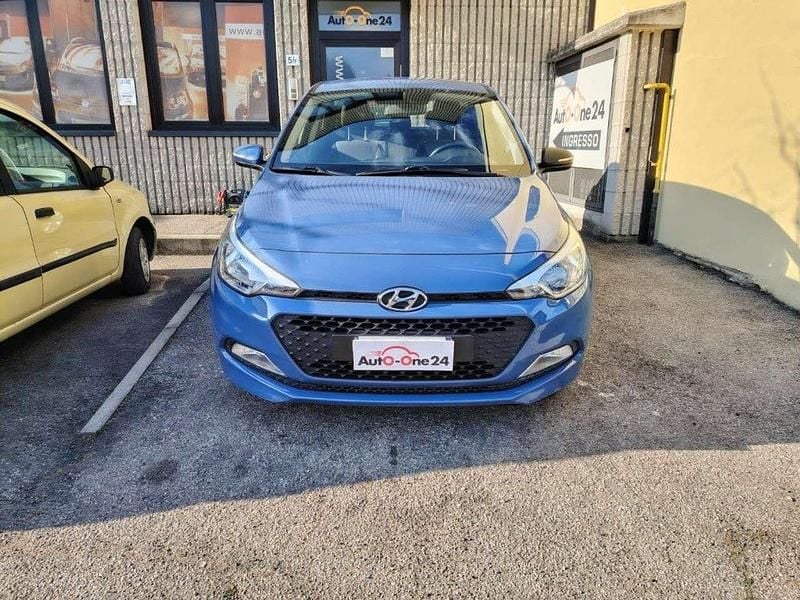 Usata Hyundai i20 GO! 75 CV (55 kW) 2018 Azzurro pastello Berlina