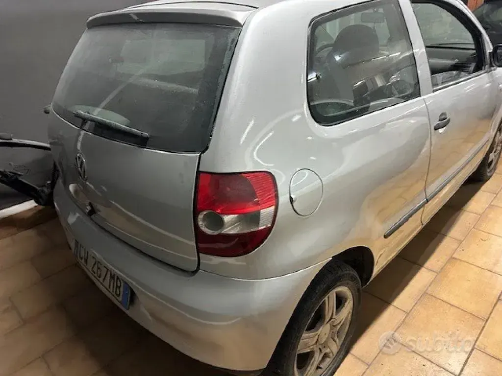 Usata VW Fox 69 CV (50 kW) 2005 Grigio Utilitaria