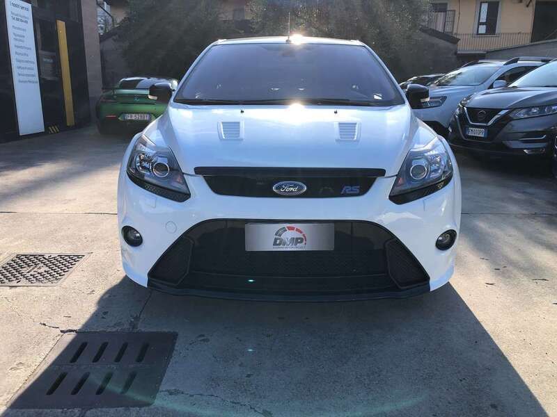 Usata Ford Focus RS 305 CV (224 kW) 2010 Bianco Berlina