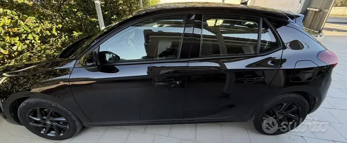 Usata Opel Corsa Edition 101 CV (74 kW) 2023 Nero Utilitaria
