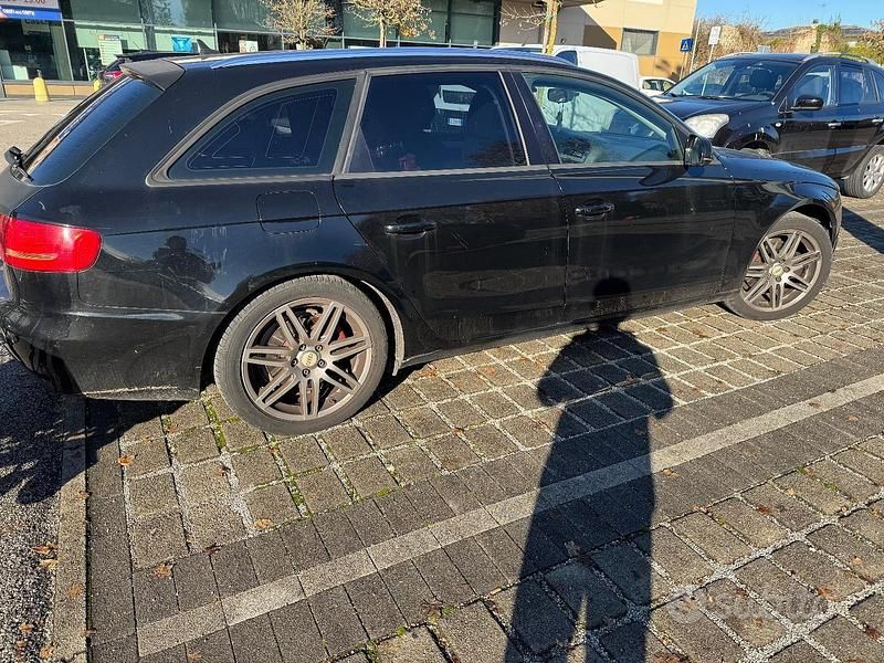 Usata Audi A4 Advanced Plus 120 CV (88 kW) 2011 Nero Station wagon