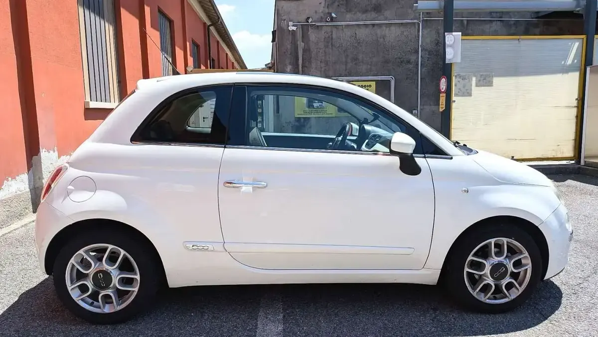 Usata Fiat 500 Lounge 69 CV (50 kW) 2008 Bianco Utilitaria