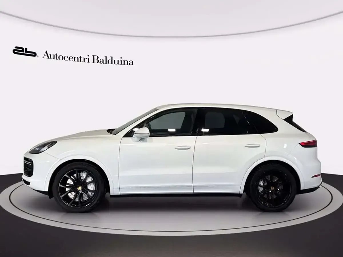 Usata Porsche Cayenne 549 CV (403 kW) 2018 Bianco SUV