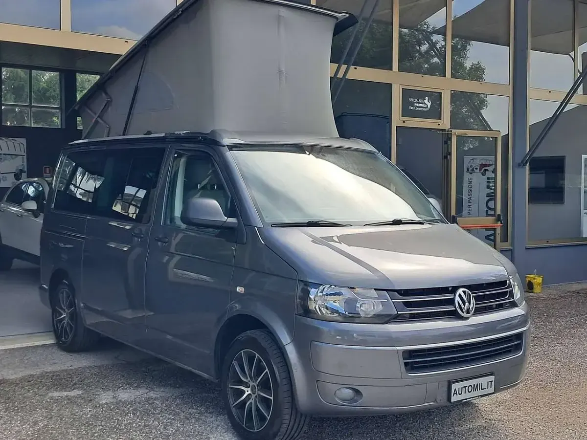 Usata VW California Beach 190 CV (139 kW) 2012 Grigio Furgone