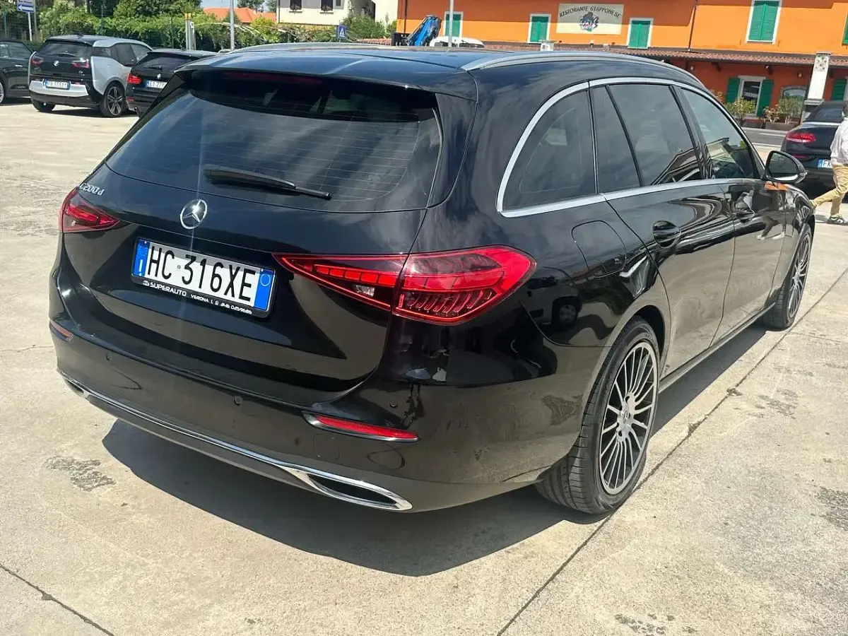 Usata Mercedes C200 Premium 163 CV (119 kW) 2022 Nero ossidiana met. Station wagon