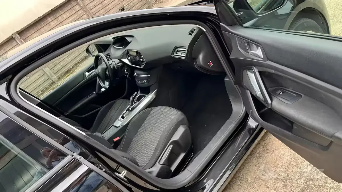 Usata Peugeot 308 S 131 CV (96 kW) 2020 Nero Station wagon