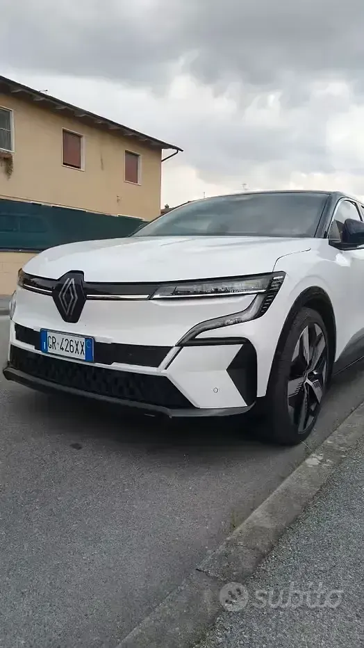 Usado Renault Megane E-Tech 55 kW (75 CV) 2023 Blanco SUV