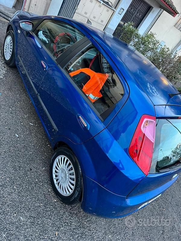 Usata Fiat Grande Punto 75 CV (55 kW) 2009 Blu Utilitaria