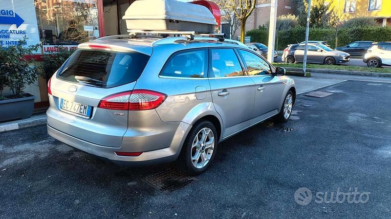 Usata Ford Mondeo Titanium 140 CV (102 kW) 2010 Grigio Station wagon